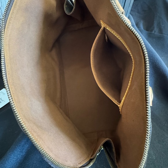 Louis Vuitton Monogram Canvas Handbag - Picture 16 of 16